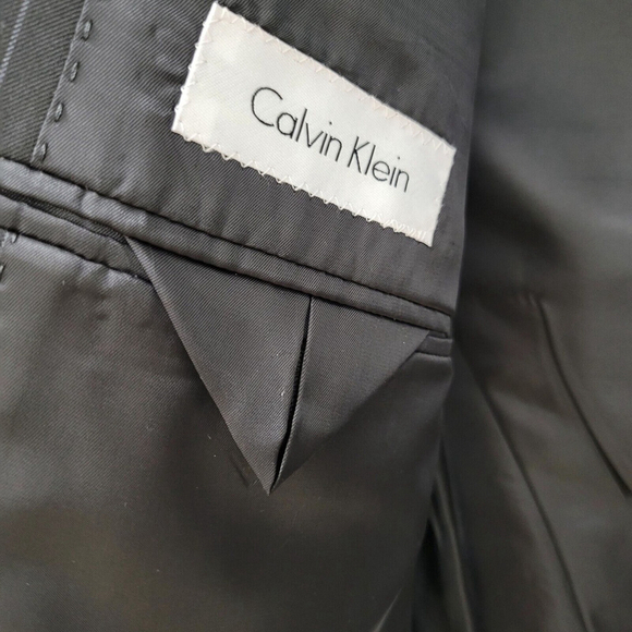 Calvin Klein Polyester Rayon Pinstripe Suit Jacket 42R Men's. Navy Gray Stripe - Picture 7 of 8